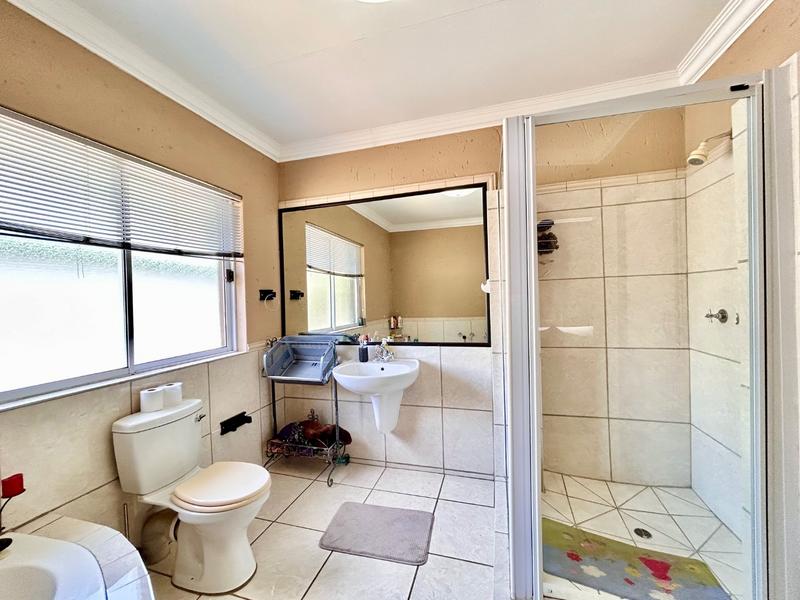 4 Bedroom Property for Sale in Caribbean Beach Club North West
